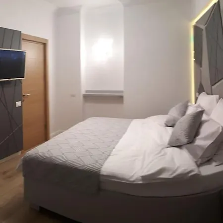 Luxury 3 * Bucharest